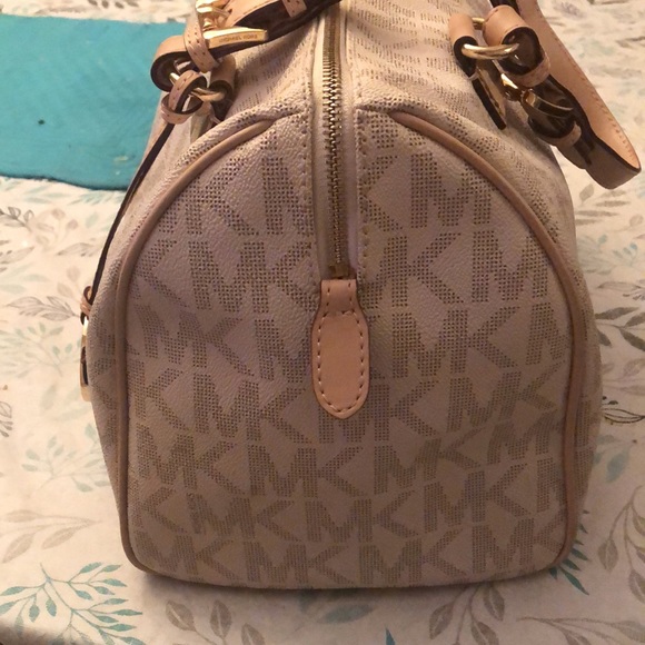 Michael Kors Large Grayson bag with dust bag. - Picture 5 of 12